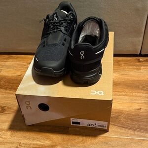 On Running Men's Cloud Shoes in Black NEW